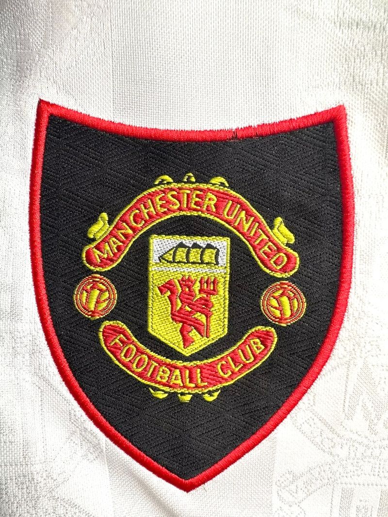 Retro Manchester United 1998-1999 away Long Sleeve - Image 8