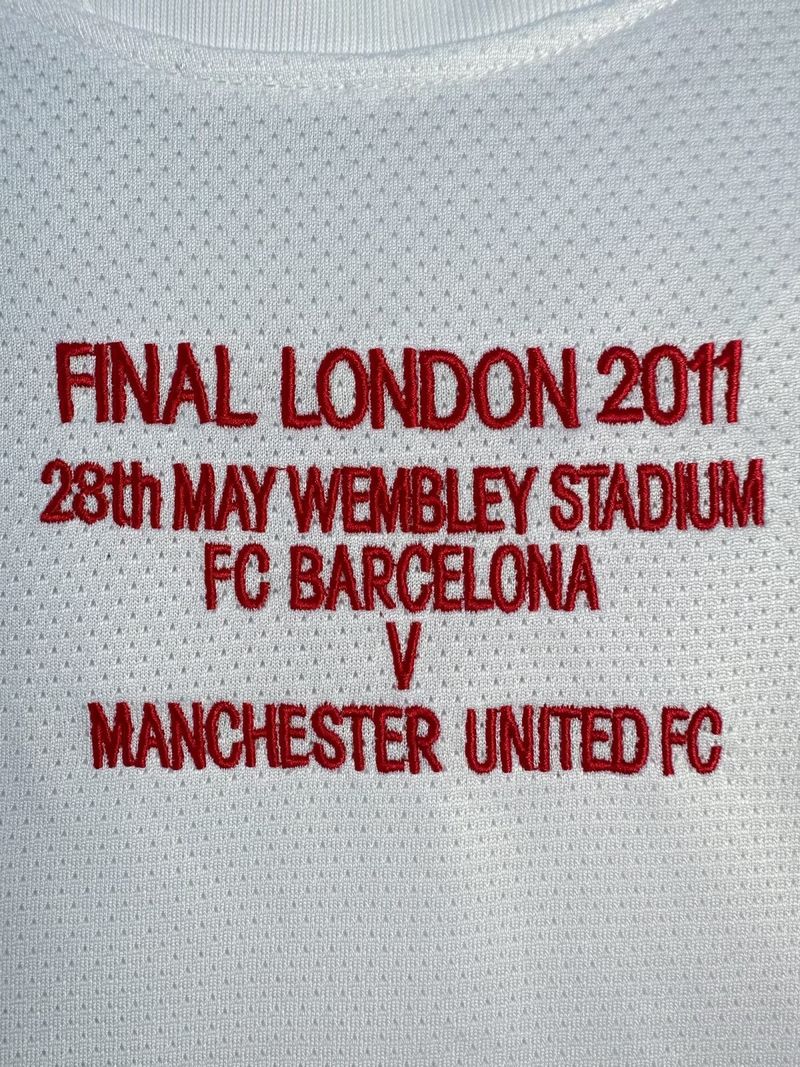 Retro Manchester United 2010-2011 away Long Sleeve - Image 8