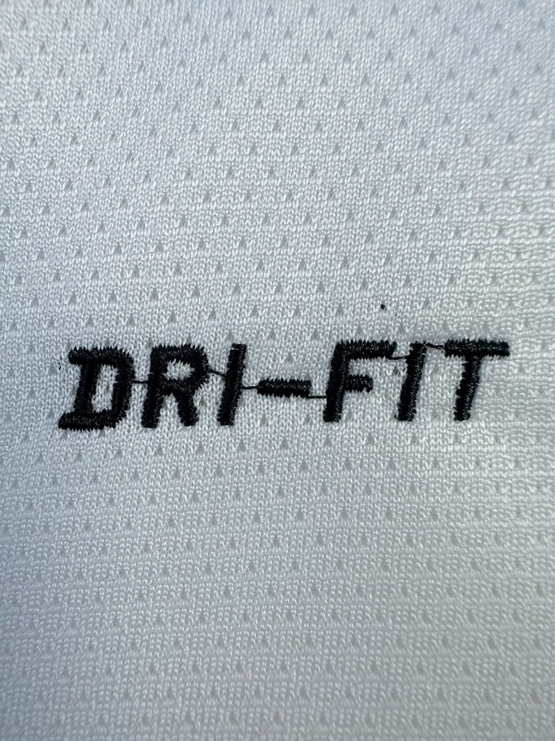 Retro Manchester United 2010-2011 away Long Sleeve - Image 11