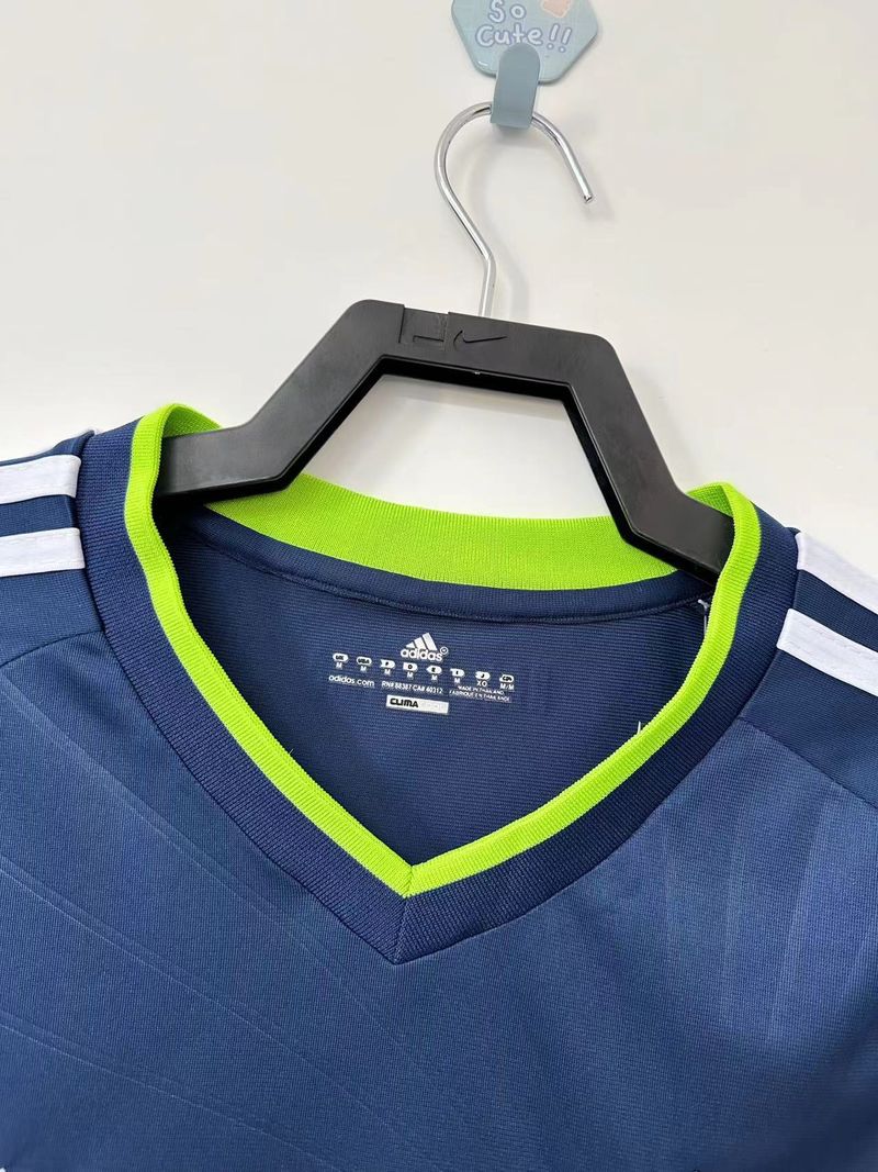 Retro Real Madrid 2010-2011 away game - Image 6