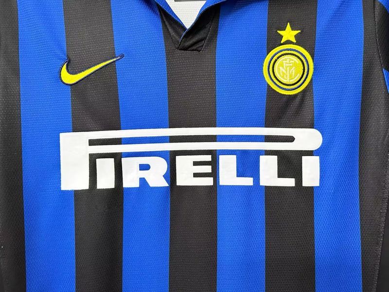 Retro Inter Milano 1998-1999 home game - Image 9