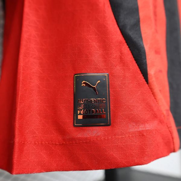 AC Milan 2024-2025 home game player - Image 9