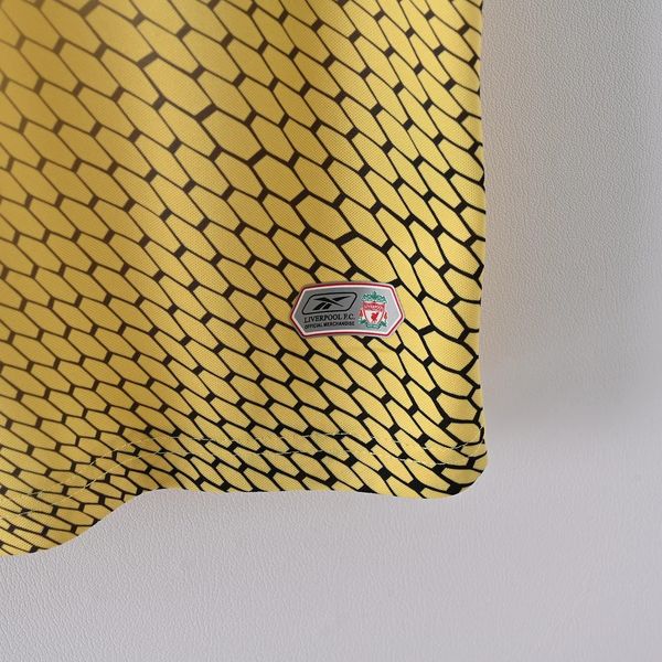 Retro Liverpool FC 2004-2005 away game - Image 8