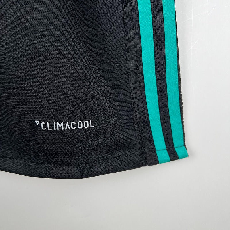 Retro Real Madrid 2017-2018 away game - Image 9