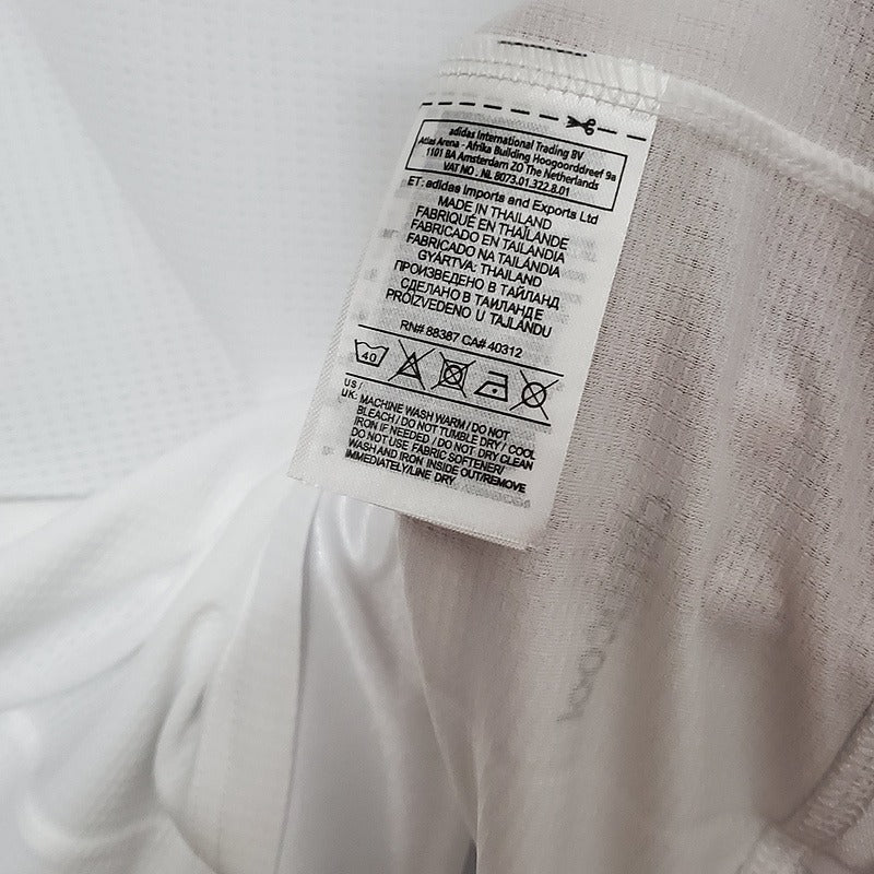 Retro Real Madrid 2015-2016 home game - Image 8