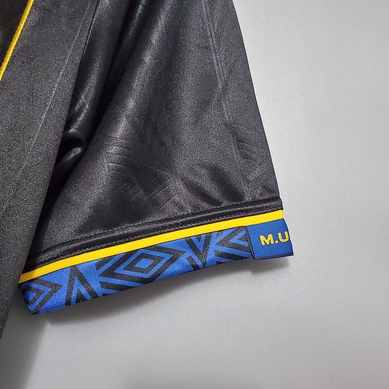 Retro Manchester United 1993-1994 away game - Image 9