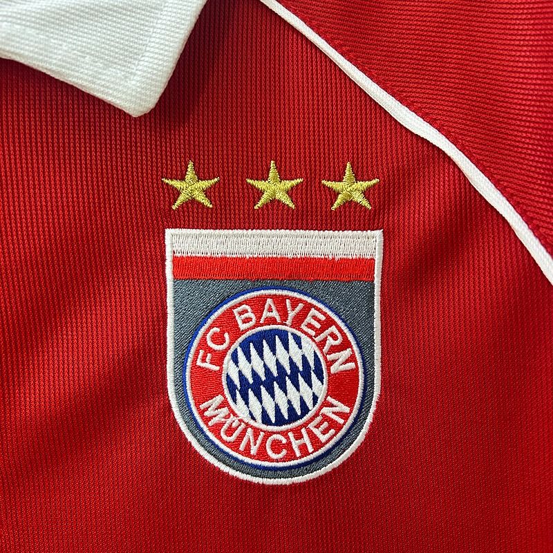 Retro Bayern München 2005-2006 home game - Image 6
