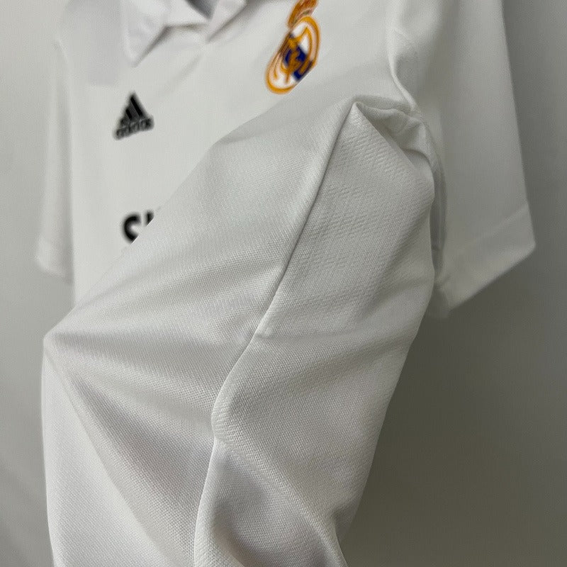 Retro Real Madrid 2002-2003 home game - Image 7
