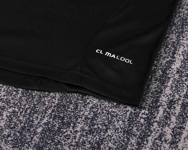 Retro Kid Size Real Madrid 2011-2012 Goalkeeper - Image 7