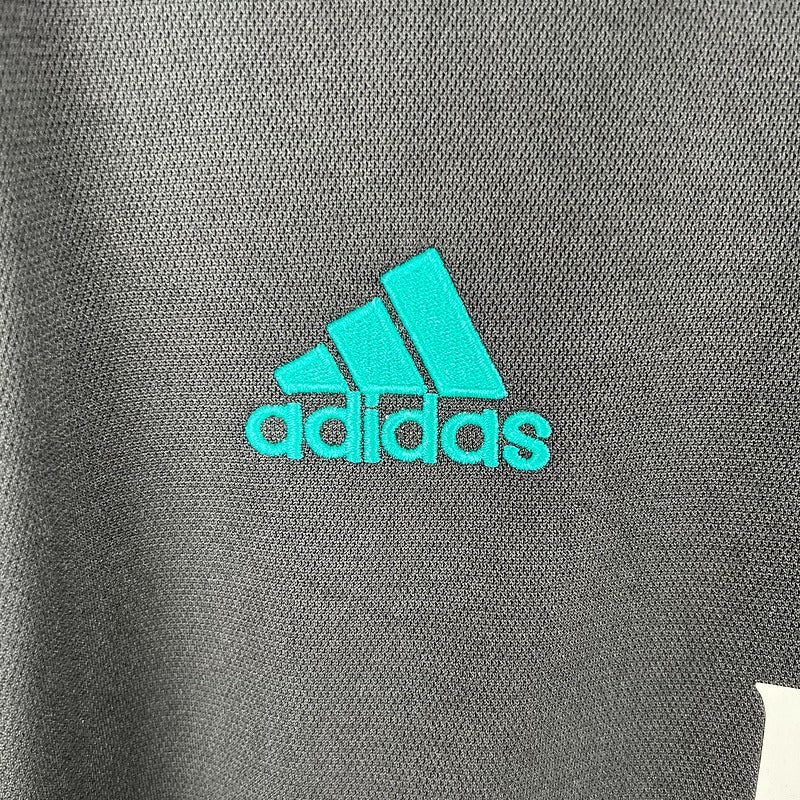 Retro Real Madrid 2017-2018 away game - Image 7