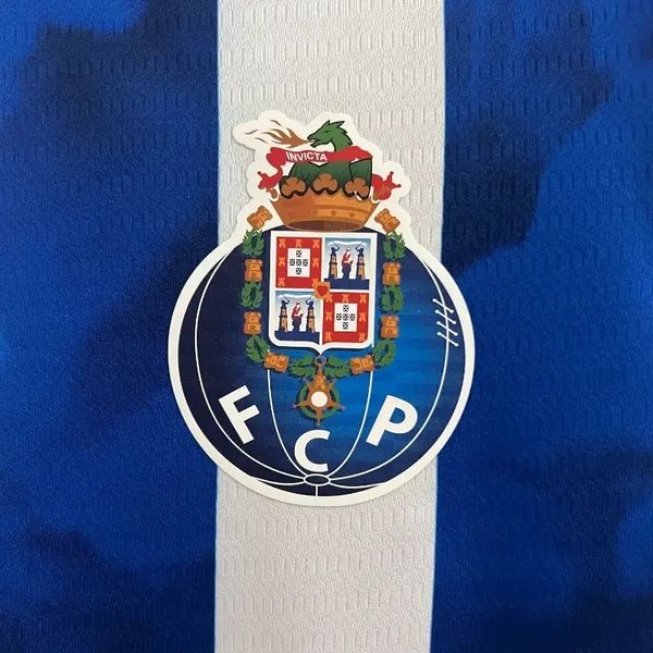 FC Porto 2024-2025 home game - Image 6