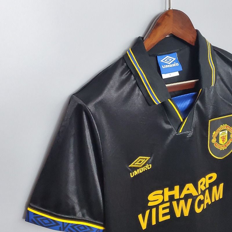 Retro Manchester United 1993-1994 away game - Image 8