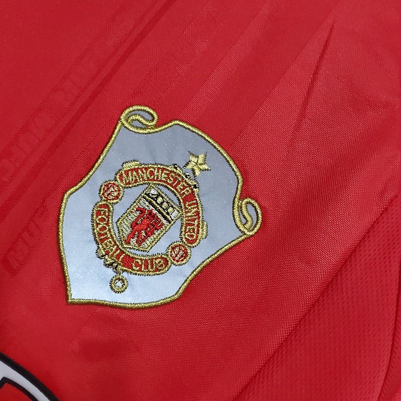 Retro Manchester United 1999-2000 home game - Image 6