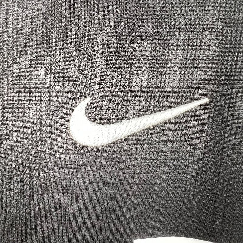 Retro Manchester United 2007-2008 away game - Image 7