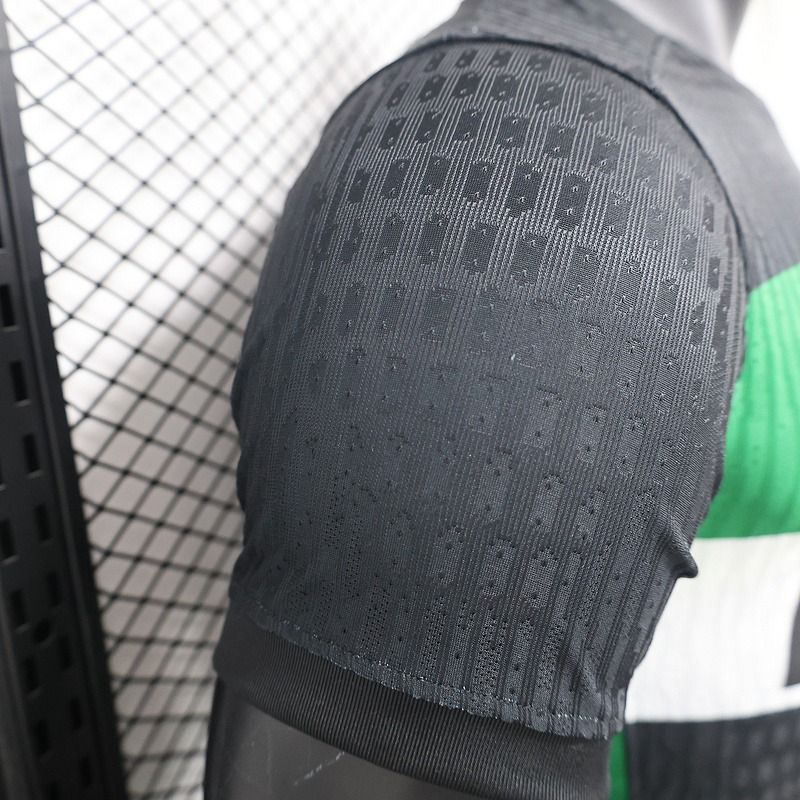 Sporting Lisbon 2024-2025 home game player - Image 8