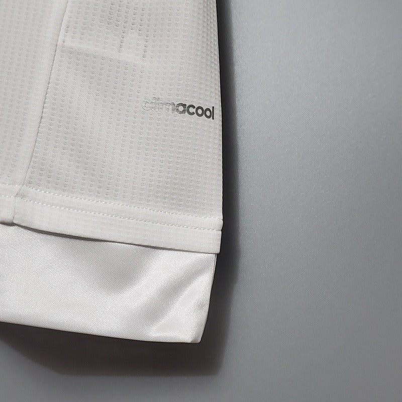 Retro Real Madrid 2015-2016 home game - Image 9